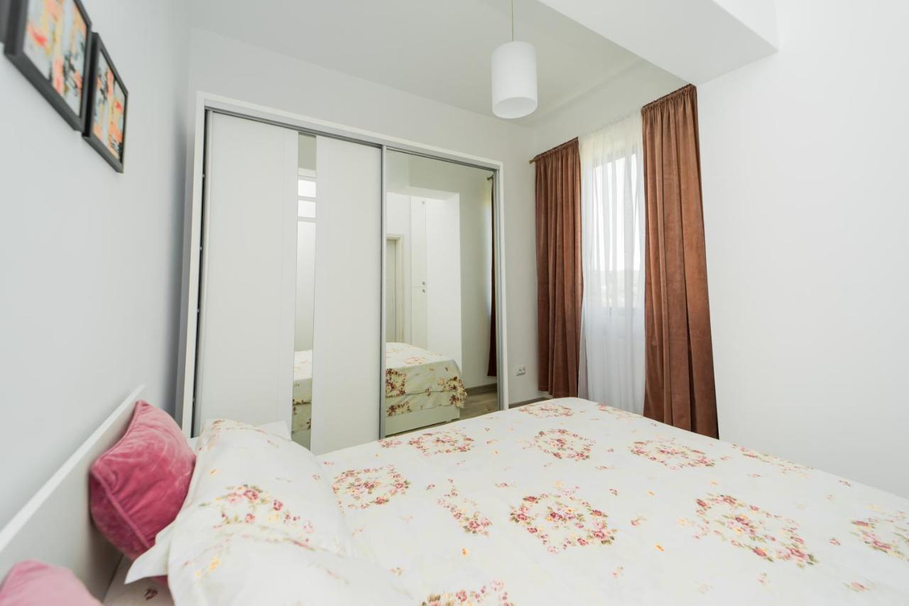 Panorama View Apartment 2Km To Palas Iasi Ngoại thất bức ảnh