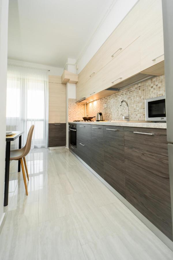Panorama View Apartment 2Km To Palas Iasi Ngoại thất bức ảnh